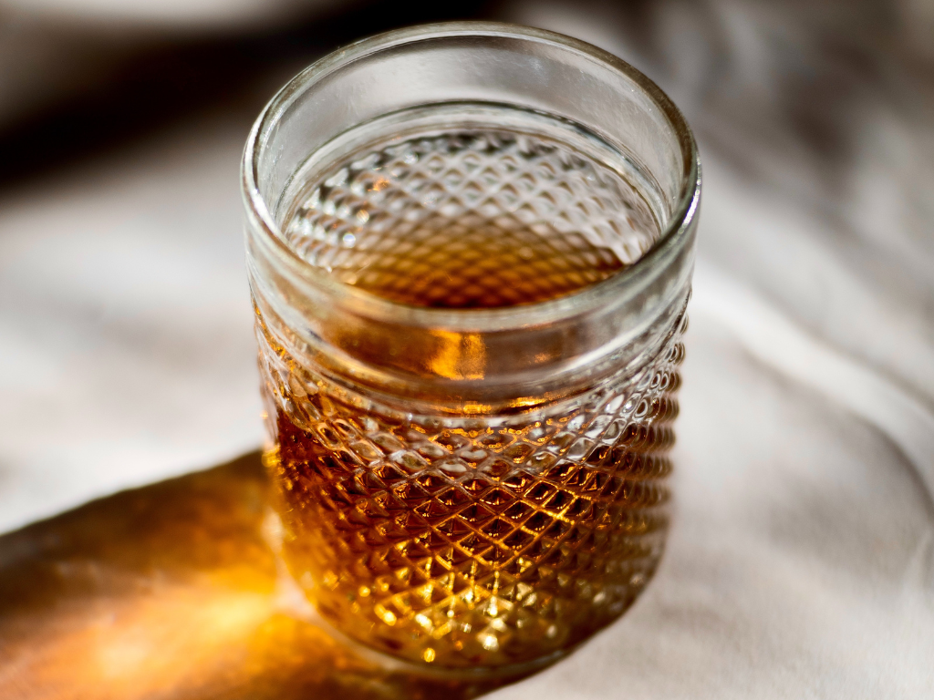 Wichtige Unterschiede zwischen Whiskey, Scotch und Bourbon.